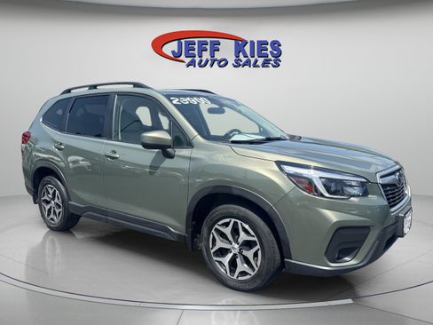 Used 2021 Subaru Forester Premium AWD/4WD image 3