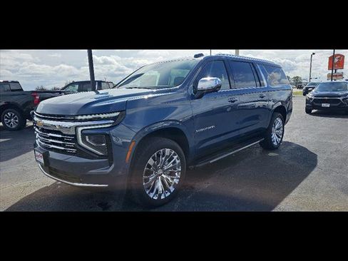 New 2025 Chevrolet Suburban Premier w/ Sun And Tow Package image 7