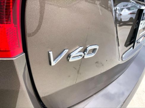 Used 2017 Volvo V60 T5 Cross Country AWD/4WD image 30