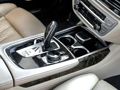 Used 2018 BMW 740i RWD image 21