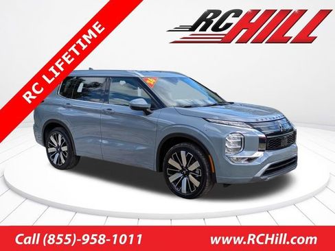 New 2026 Mitsubishi Outlander SEL image 1