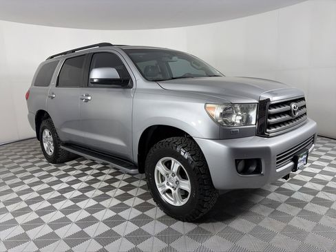 Used 2010 Toyota Sequoia SR5 image 1
