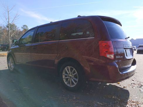 Used 2018 Dodge Grand Caravan SXT FWD image 6