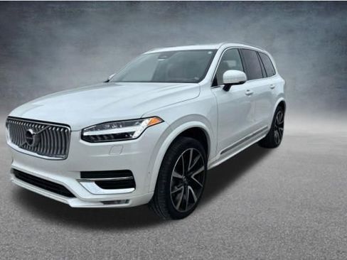 Used 2024 Volvo XC90 B6 Ultimate AWD/4WD image 3