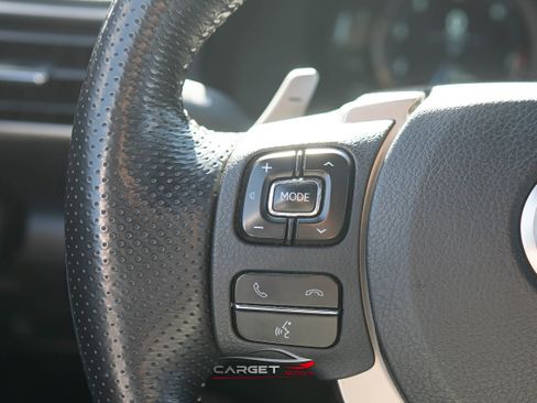 Used 2018 Lexus IS 300 AWD image 23