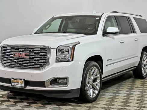 Used 2020 GMC Yukon XL Denali image 4