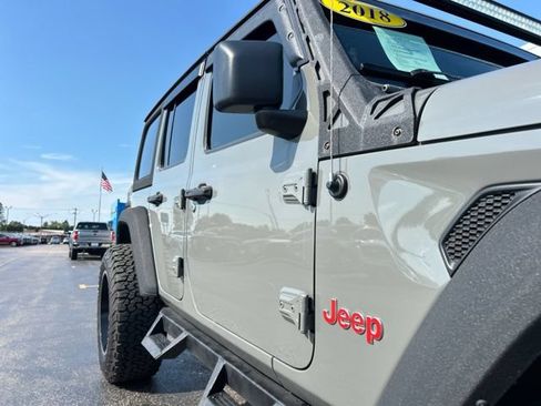 Used 2018 Jeep Wrangler Unlimited Sport S AWD/4WD image 19