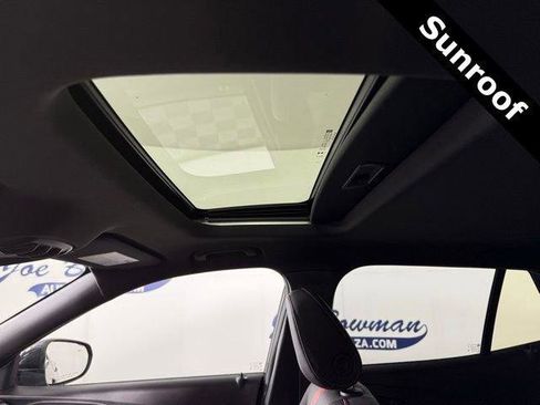 New 2025 Chevrolet Trax RS w/ Sunroof Package image 8