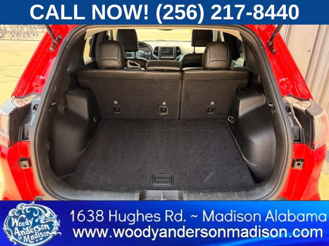 Used 2019 Jeep Cherokee Trailhawk AWD/4WD image 7