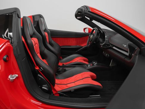 Certified 2014 Ferrari 458 Spider RWD image 23