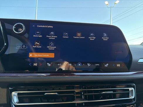 New 2026 Chevrolet Traverse Z71 w/ Enhanced Driving Package image 29