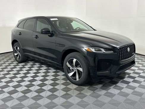 Used 2025 Jaguar F-PACE R-Dynamic S image 5