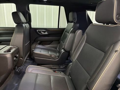 Used 2021 Chevrolet Tahoe Premier w/ Premium Package AWD/4WD image 15