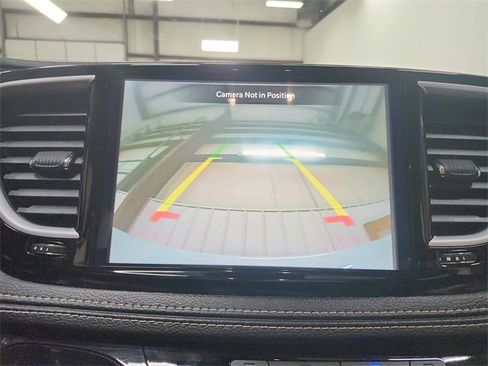 Used 2024 Chrysler Pacifica Limited image 30