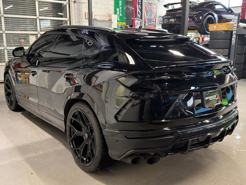 Used 2019 Lamborghini Urus image 9