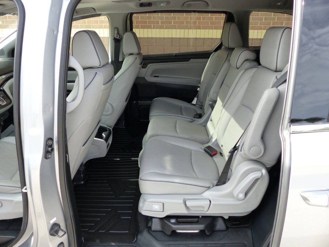 Used 2023 Honda Odyssey Elite image 40