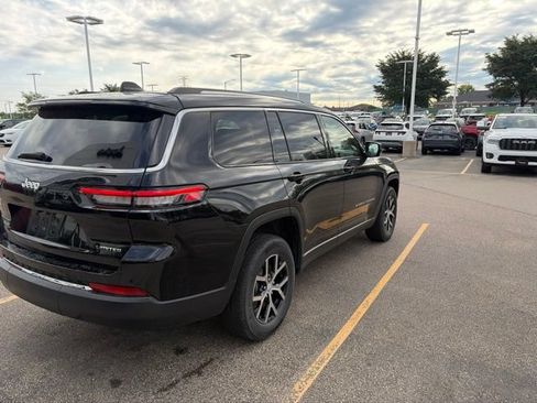 Used 2023 Jeep Grand Cherokee L Limited AWD/4WD image 4