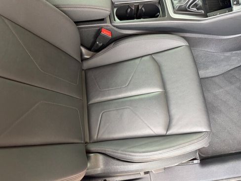 Used 2021 Audi Q3 2.0T Premium Plus w/ Premium Plus Package image 40