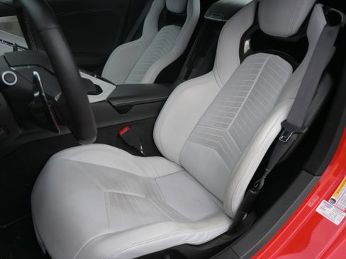 Used 2023 Chevrolet Corvette Stingray Preferred Conv w/ 2LT image 13