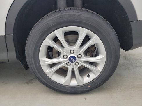 Used 2018 Ford Escape SE w/ Ford Safe & Smart Package FWD image 31