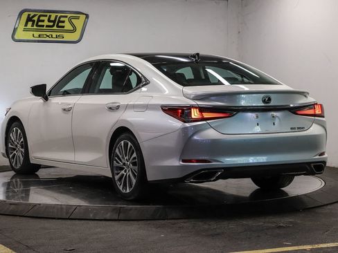 Used 2021 Lexus ES 350 w/ Premium Package FWD image 2