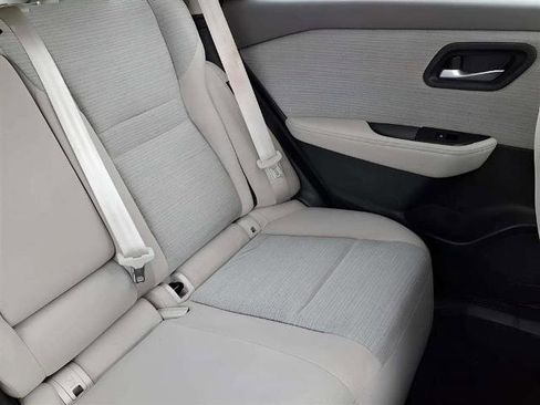 Certified 2023 Nissan Rogue SV image 18