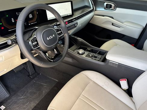 New 2025 Kia Sorento EX image 8