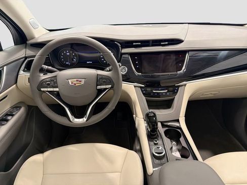 Used 2024 Cadillac XT6 Premium Luxury w/ Technology Package AWD/4WD image 21