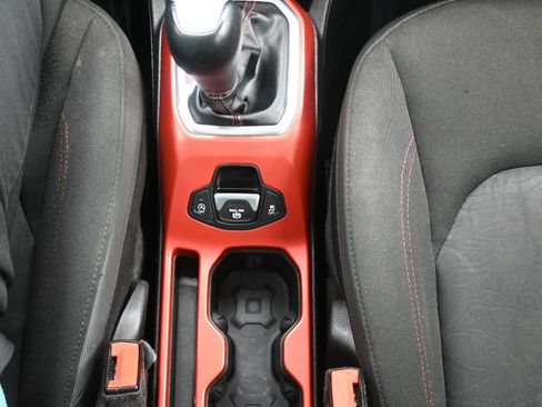 Used 2021 Jeep Renegade Trailhawk w/ Sun & Sound Group image 15