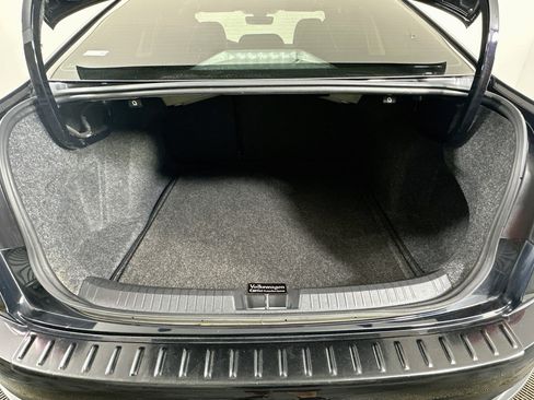 Used 2024 Volkswagen Jetta SE w/ Panoramic Sunroof Package FWD image 30