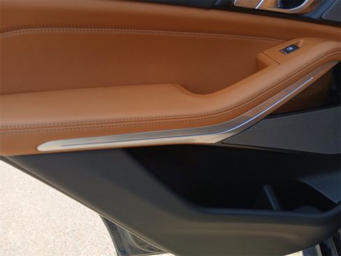 Used 2024 BMW X5 sDrive40i w/ M Sport Package image 7