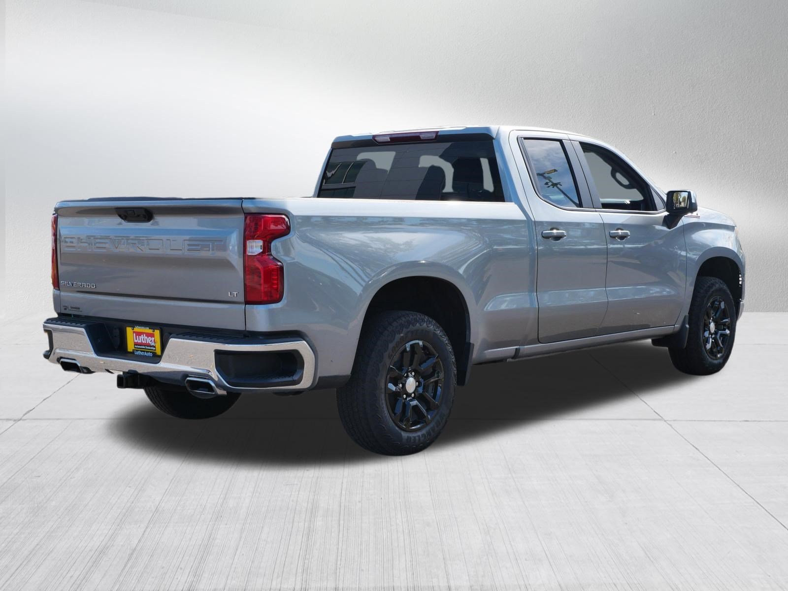 Used 2025 Chevrolet Silverado 1500 LT AWD/4WD image 7