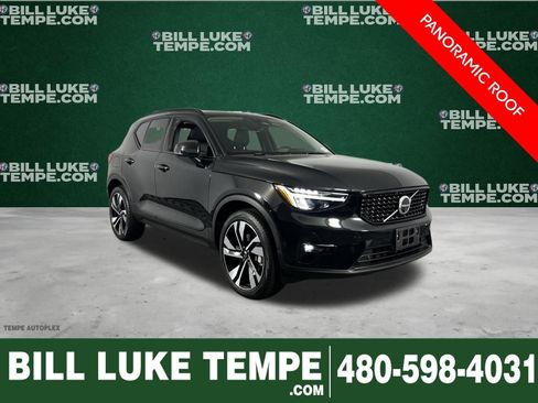 Used 2025 Volvo XC40 B5 Plus image 1