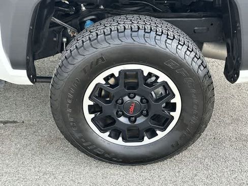 Used 2024 Toyota Tacoma TRD Off-Road w/ TRD Off Road Upgrade Package AWD/4WD image 5