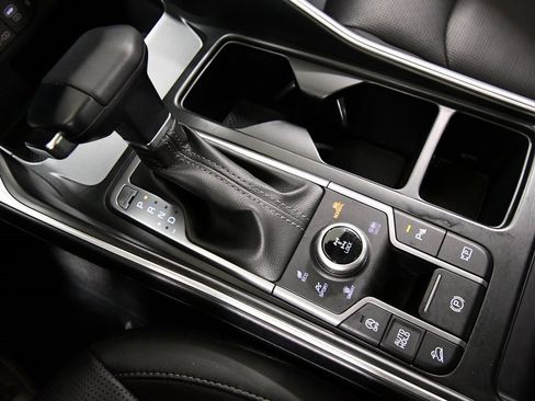 Certified 2025 Kia Sorento S w/ Panoramic Sunroof Package image 28