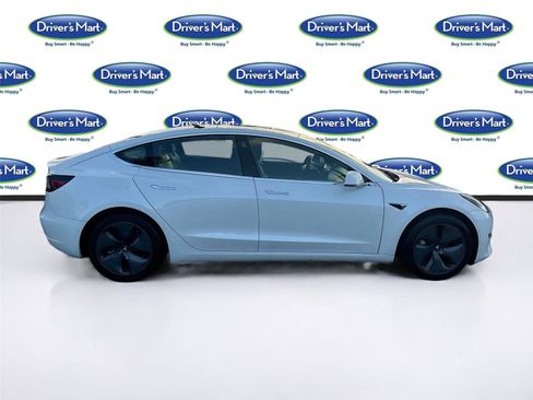 Used 2020 Tesla Model 3 Standard Range image 9
