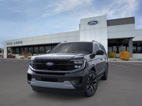 New 2026 Ford Expedition Platinum w/ Driver's Package AWD/4WD image 2