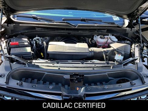 Certified 2025 Cadillac Escalade ESV Premium Luxury image 28