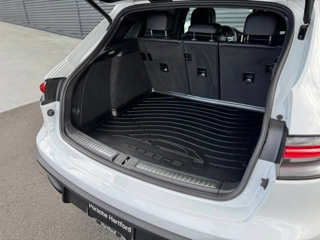 Used 2022 Porsche Macan AWD/4WD image 33