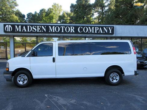 Used 2018 Chevrolet Express 3500 LT w/ LT Preferred Equipment Group image 4