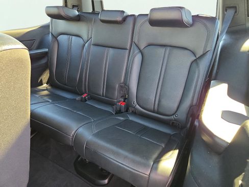 Used 2023 Jeep Wagoneer 4WD w/ Premium Group I image 17