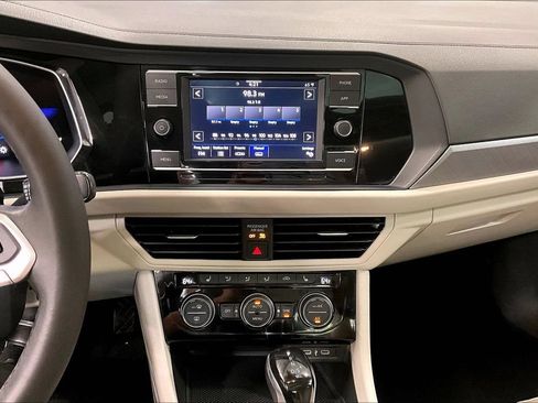 Used 2024 Volkswagen Jetta SE w/ Panoramic Sunroof Package FWD image 14