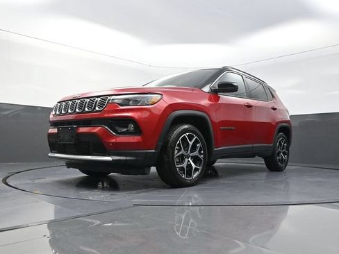Used 2025 Jeep Compass Limited AWD/4WD image 33