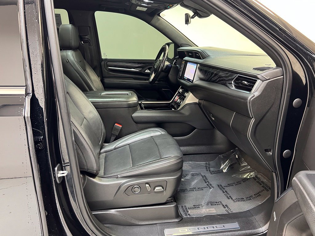 Used 2021 GMC Yukon Denali w/ Denali Premium Package AWD/4WD image 35