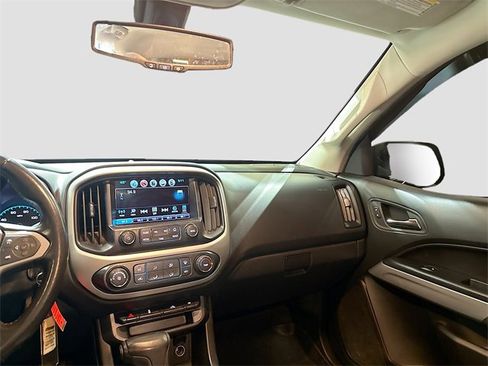 Used 2018 Chevrolet Colorado LT image 23