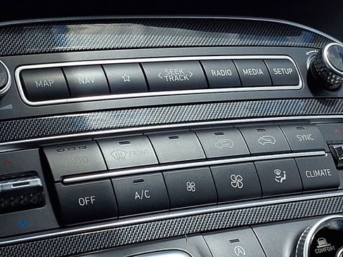 Used 2021 Hyundai Santa Fe Limited w/ Cargo Package AWD/4WD image 16