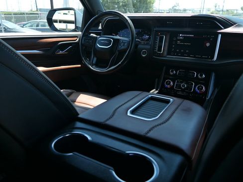 Used 2024 GMC Yukon Denali Ultimate AWD/4WD image 26