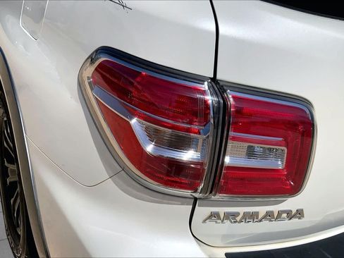 Used 2018 Nissan Armada Platinum w/ Interior Lighting Package RWD image 27