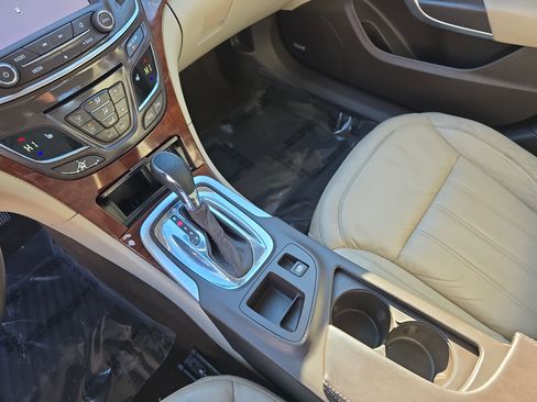 Used 2015 Buick Regal Premium image 25
