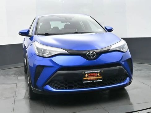 Used 2021 Toyota C-HR XLE image 3